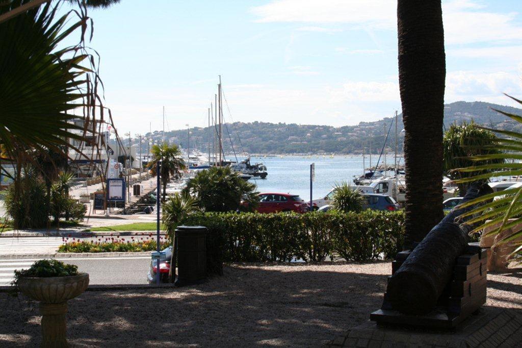 Hotel Les Palmiers Sainte-Maxime Exterior photo